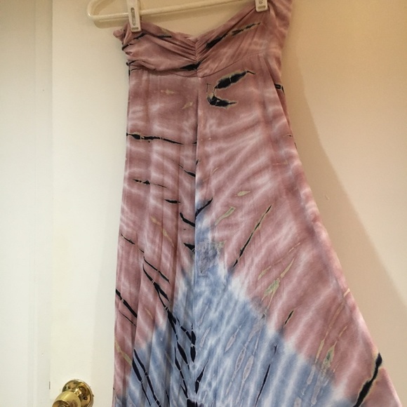 Dresses & Skirts - Beautiful Aruba 🇦🇼 Style Dress. Slim fitting.